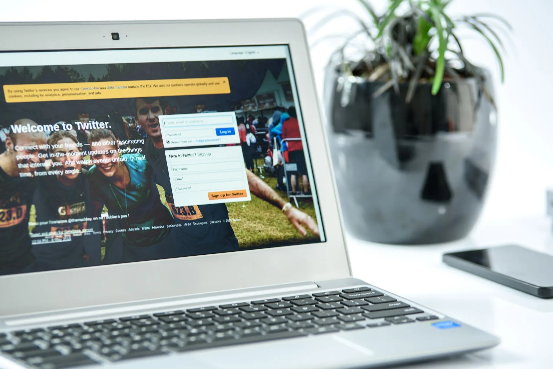 Page de connexion d’un coffre-fort numérique affichée sur un ordinateur portable